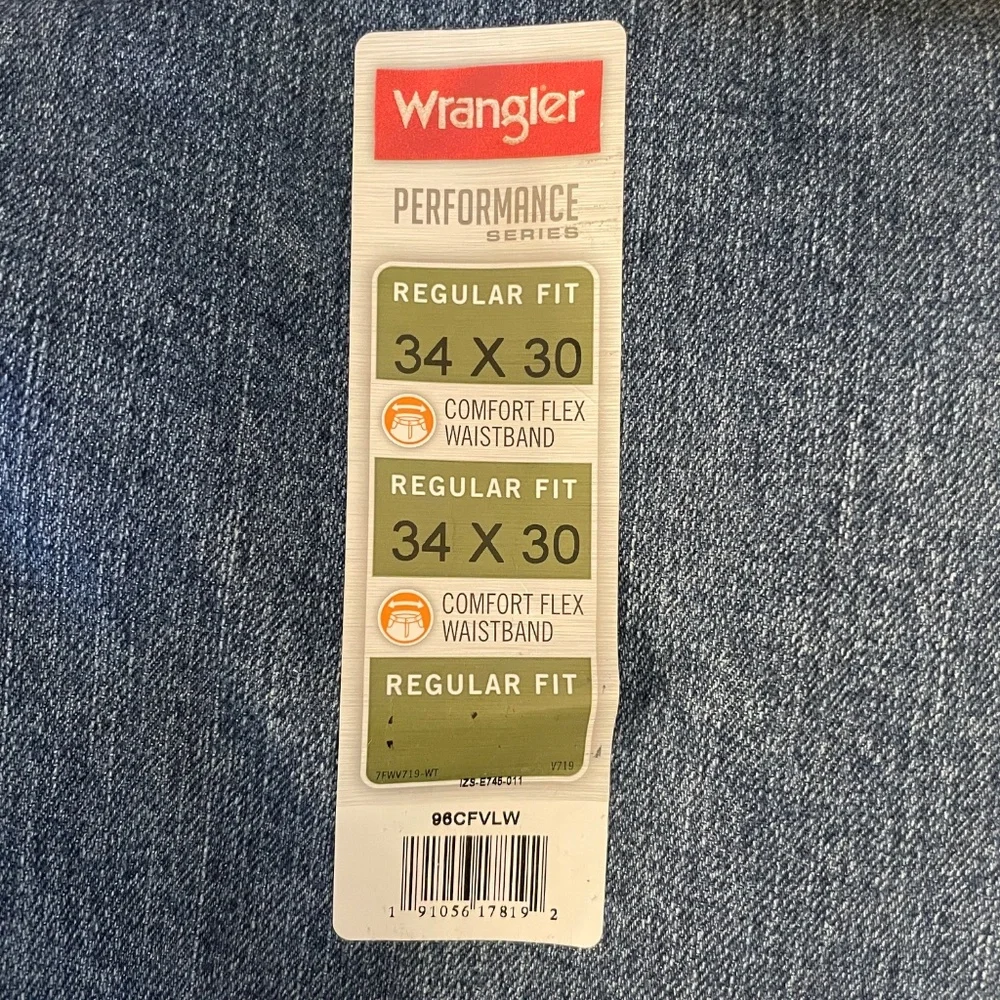 Wrangler NWT Men's 34 x 30 Jeans Performance Series Medium Wash Regular Fit
